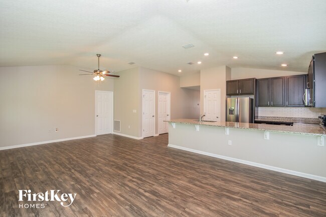 Building Photo - 7605 Fanning Dr