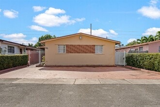 Building Photo - 1028 W 30th St