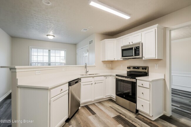 Building Photo - 9002 Crooked Arrow Ct