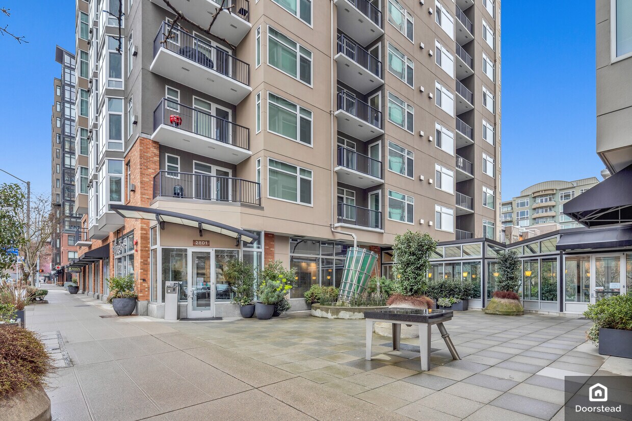 Foto principal - 2801 1st Ave