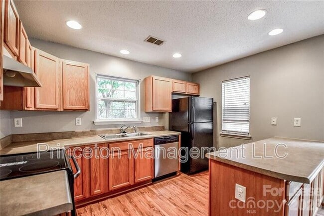 Building Photo - 126 Barnhardt Loop