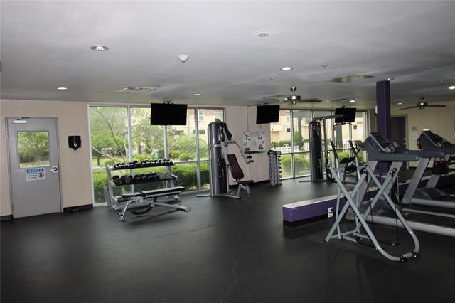 Foto del edificio - 1100 W Trinity Mills Rd