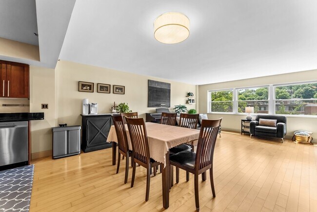 Foto del edificio - 1600 Beacon St