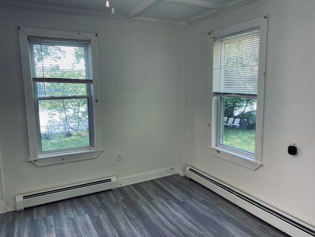 Building Photo - 74 Margin St