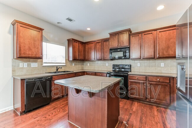 Foto del edificio - 6516 Hermsley Rd