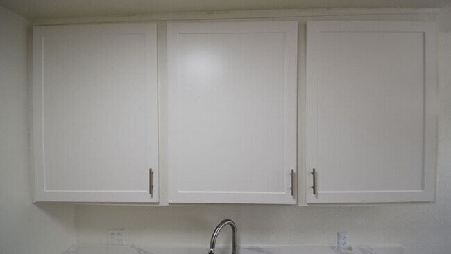 Building Photo - 5617 Woodman Ave