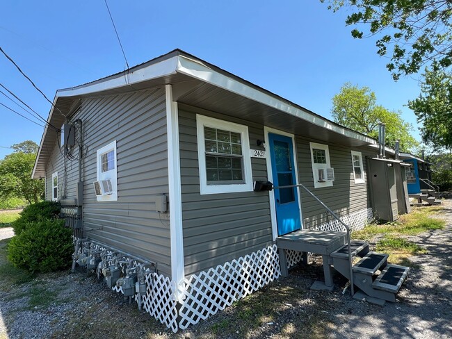 Building Photo - 2405 Franklin St