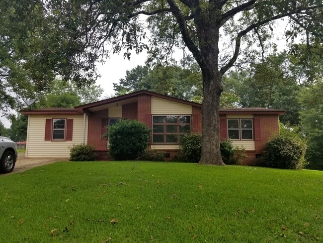 Photo - 5530 18th St E House