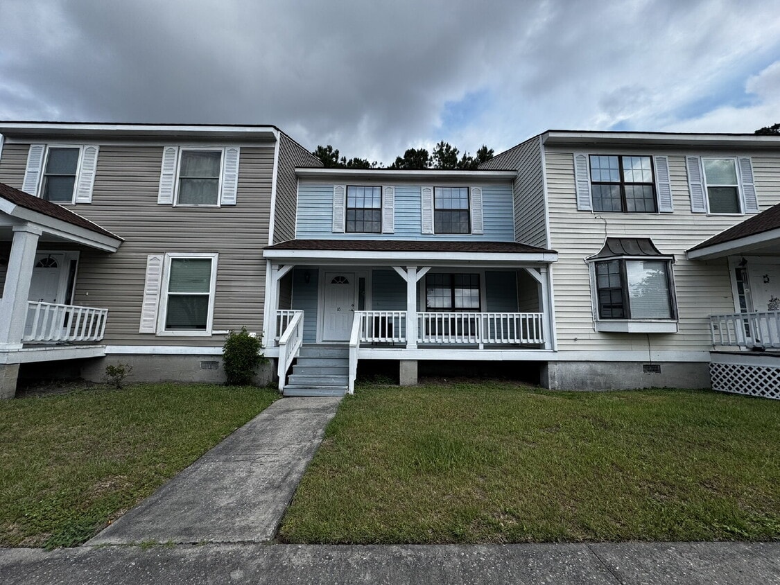 Primary Photo - Townhouse for Rent