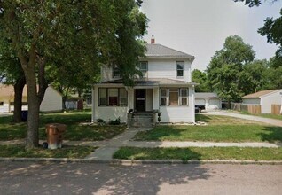 Building Photo - 322 McCabe St