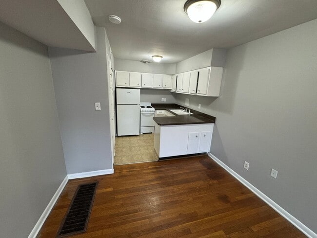 Building Photo - 1568 Alexandria Dr