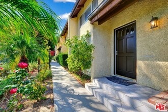 Building Photo - 9634 Via Rimini