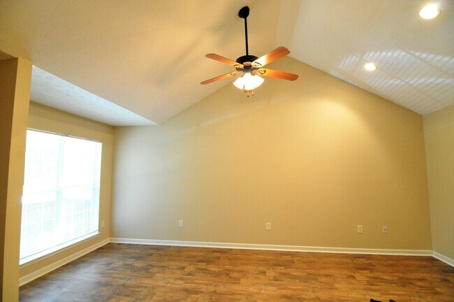 Building Photo - 3310 Branch St