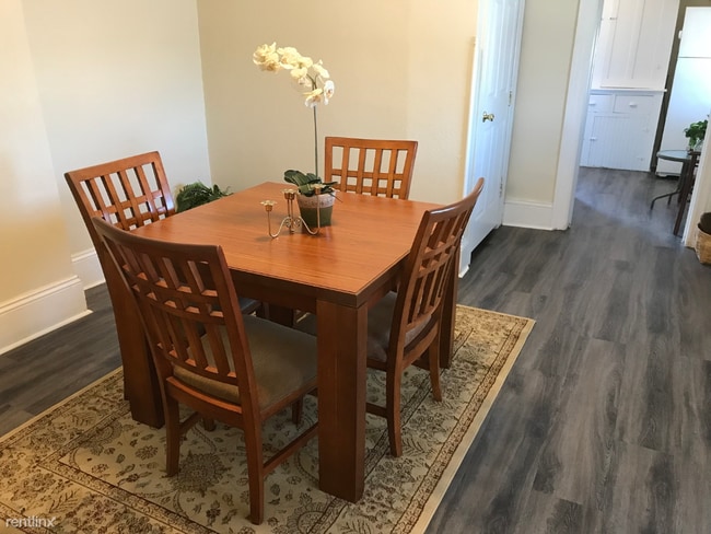 Building Photo - 1 br, 1 bath Apartment - 300 Steward Ave # 3