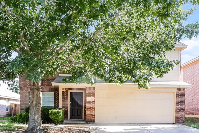 Building Photo - 1217 Maplewood Dr