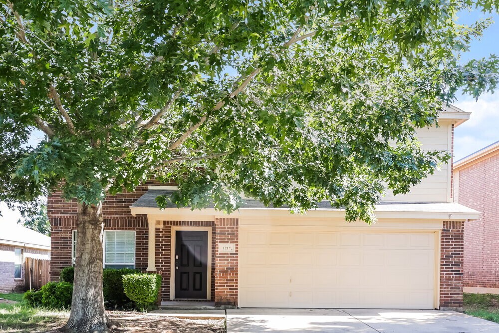 Foto principal - 1217 Maplewood Dr