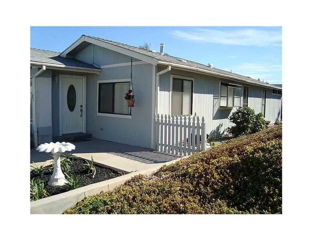 Building Photo - COMING SOON - Single Story Home in Great Retirement Community!