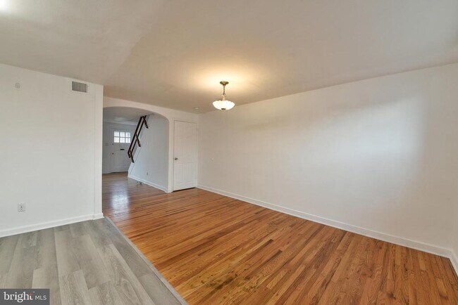 Building Photo - 244 S Spring Garden St