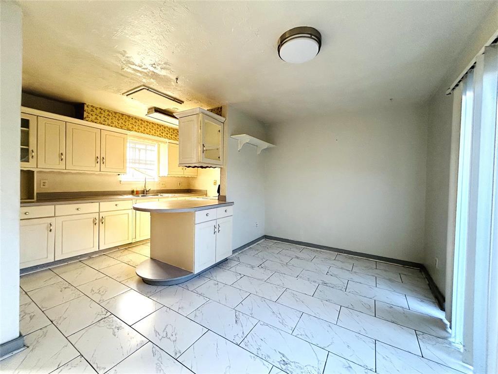 Foto principal - 6508 S Briar Bayou Dr