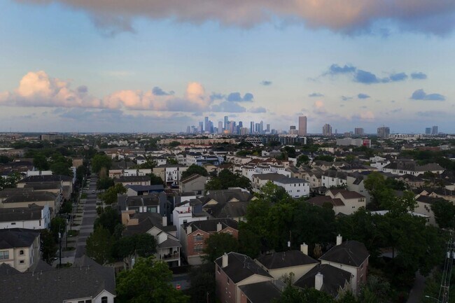 Building Photo - 6400 Washington Ave