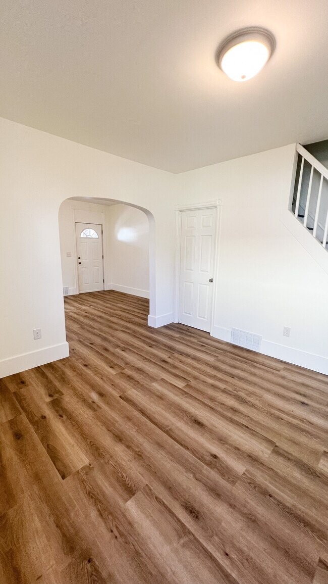 Dining Room - 1396 Newport Ave