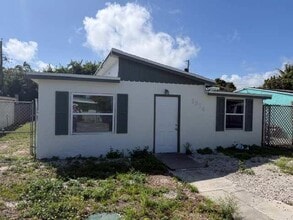 Building Photo - 1214 Highview Rd
