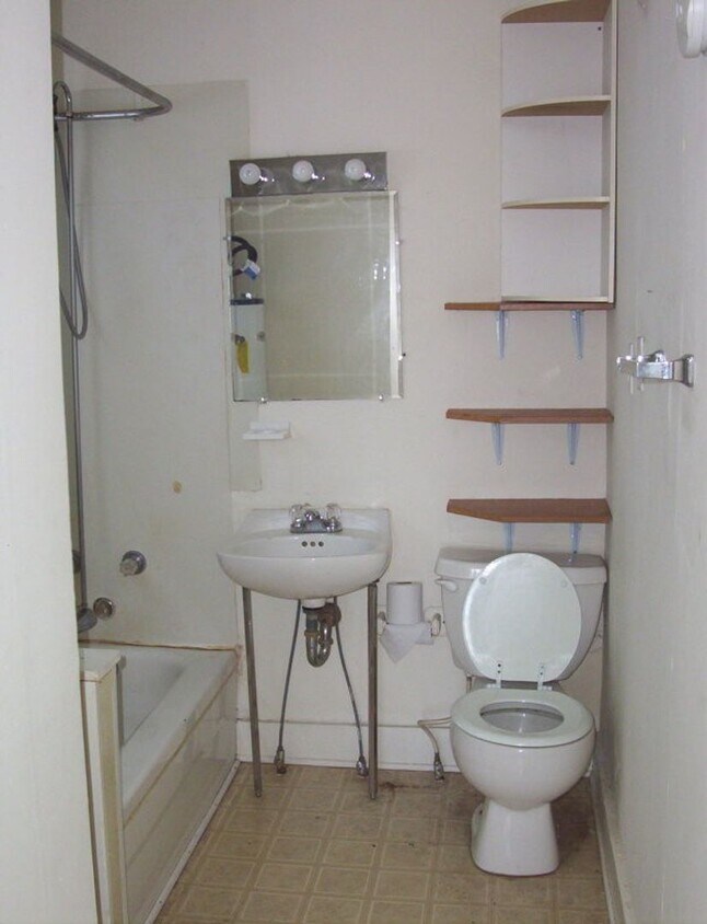 Foto del edificio - Cozy 2 bedroom house in middle of Springfi...