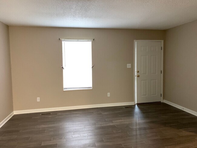 Foto del edificio - 2 Bedroom 2 Bath Duplex with full semi fin...