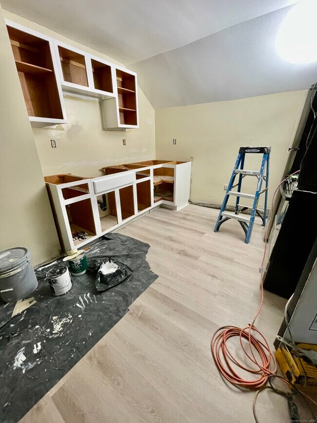 Foto del edificio - 92 W Main St