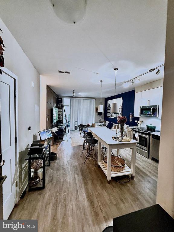 Foto principal - 145 Riverhaven Dr