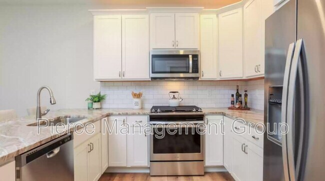 Foto del edificio - 34 Ponemah Hill Rd