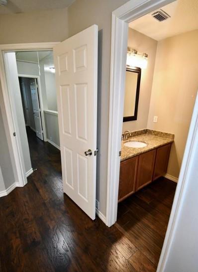 Building Photo - 9710 Coyote Creek Dr