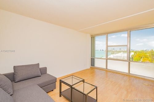 Foto del edificio - 901 Bay Dr