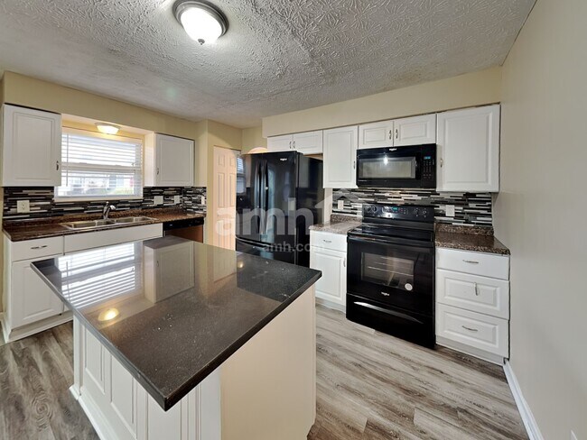 Foto del edificio - 5116 Sand Ct