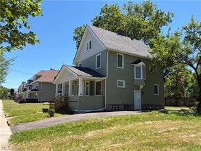 Building Photo - 10524 Lee Ave
