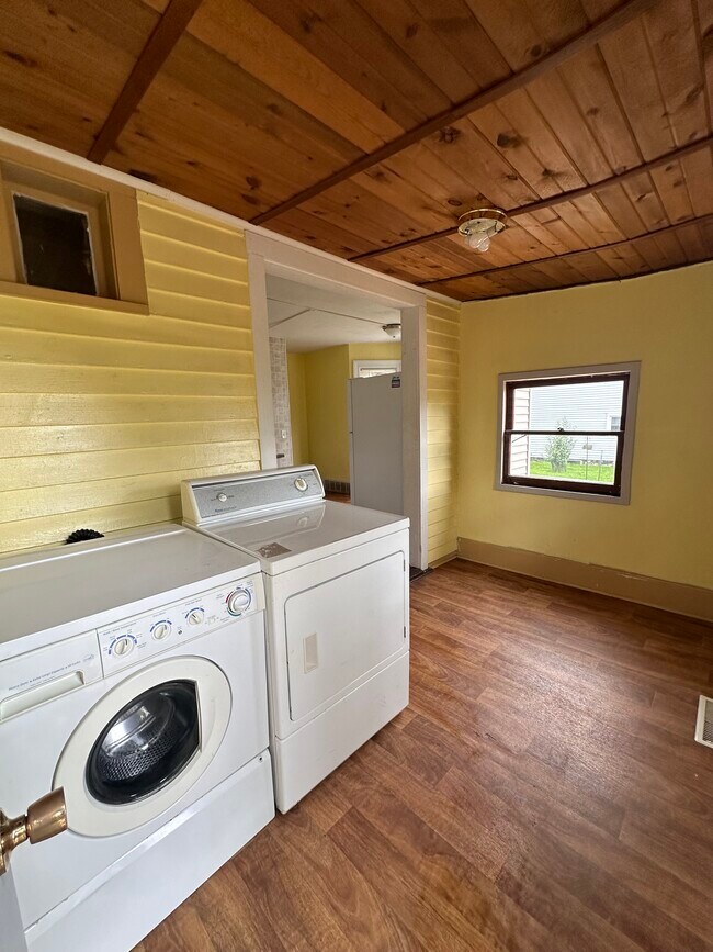 208 N Cleveland St Unit A, Merrill, WI 54452 Apartments in Merrill