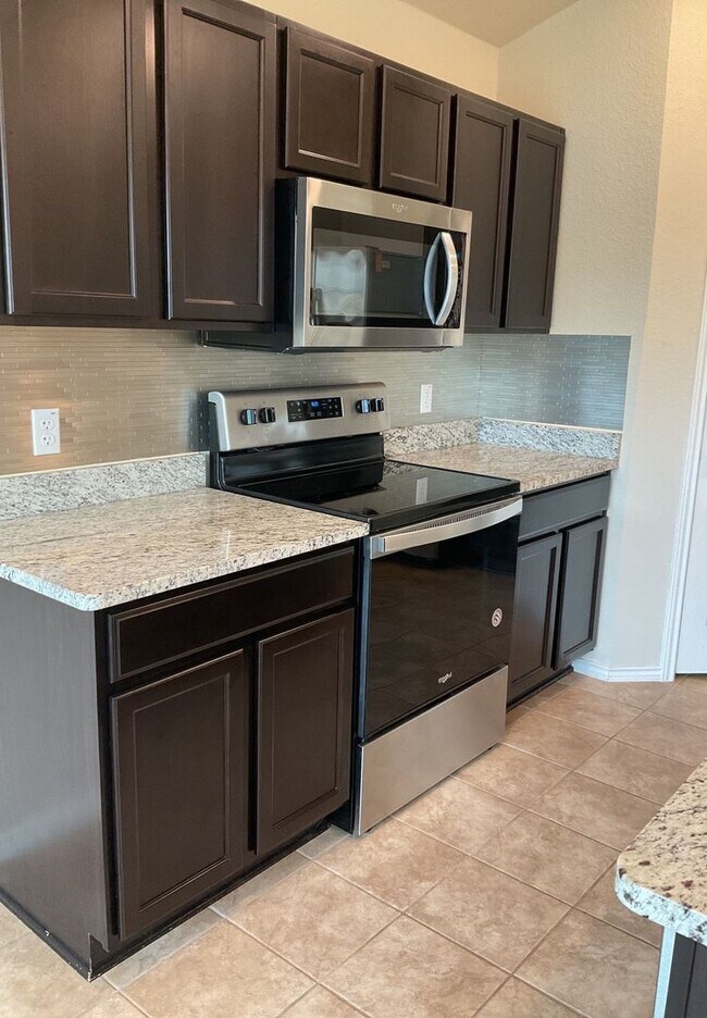 Foto del edificio - COMING SOON!