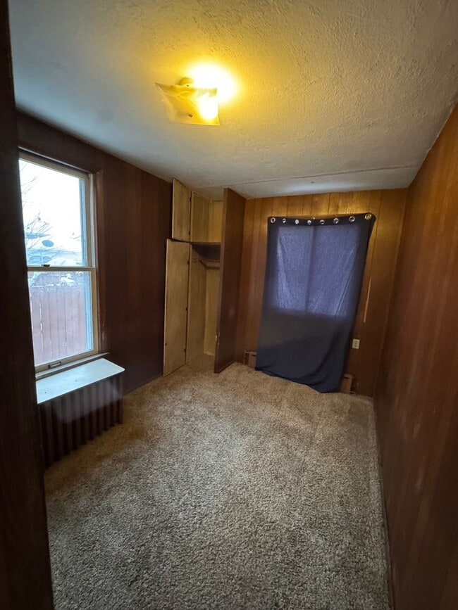 Building Photo - 1358 Deane Blvd