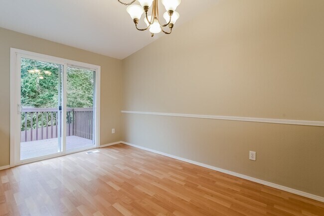 Foto del edificio - 8009 Crown Ridge Blvd