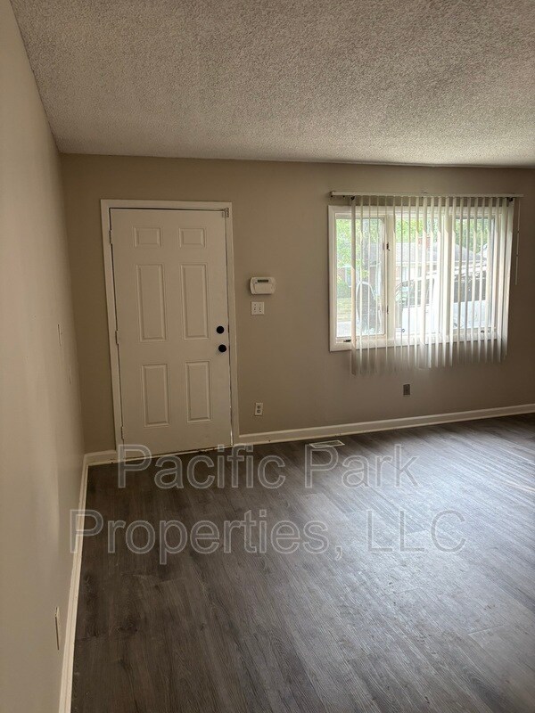 Building Photo - 3639 Richelieu Rd