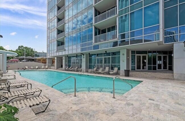Foto del edificio - 3338 Peachtree Rd NE