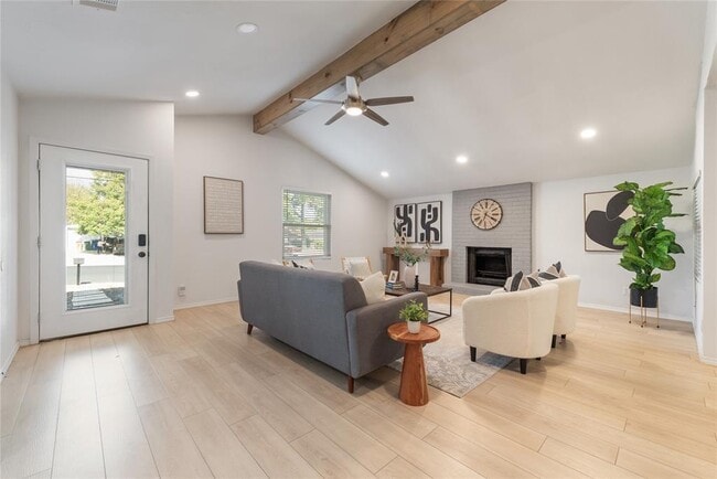 Building Photo - 6809 Lunar Dr