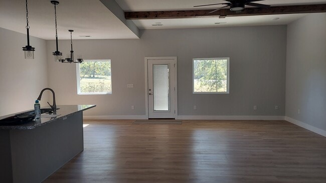 Foto del edificio - 1738 Sierra