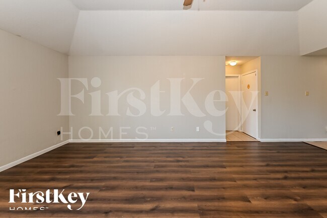 Foto del edificio - 8222 Sanford St