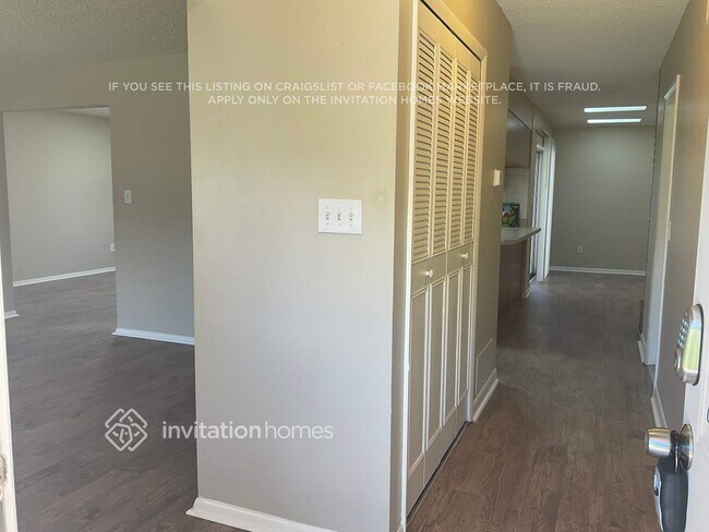Foto del edificio - 7145 Timber Dr