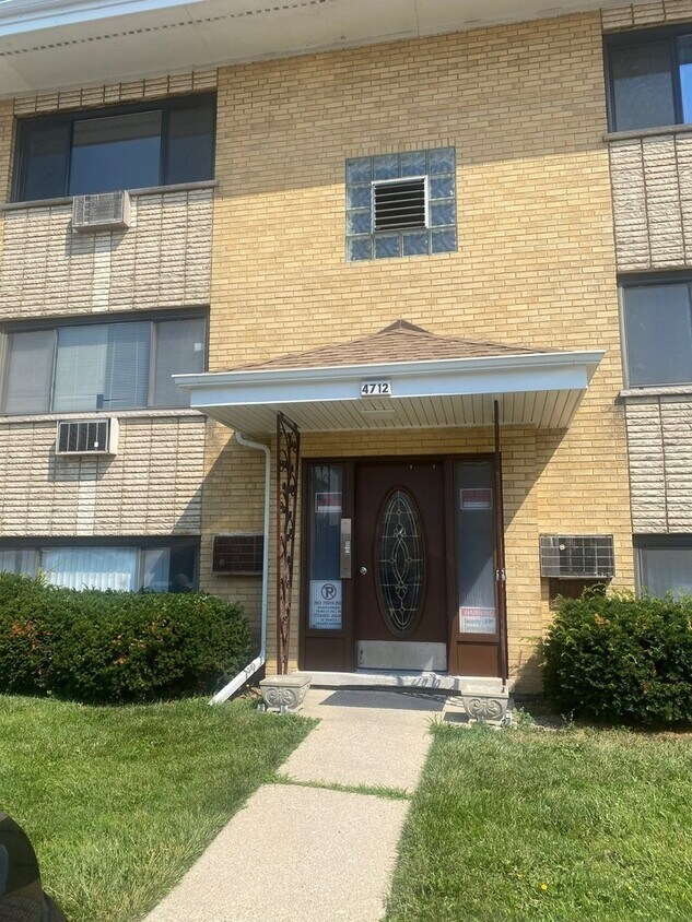 4712 N Olcott Ave, Harwood Heights, IL 60706 House Rental in Harwood