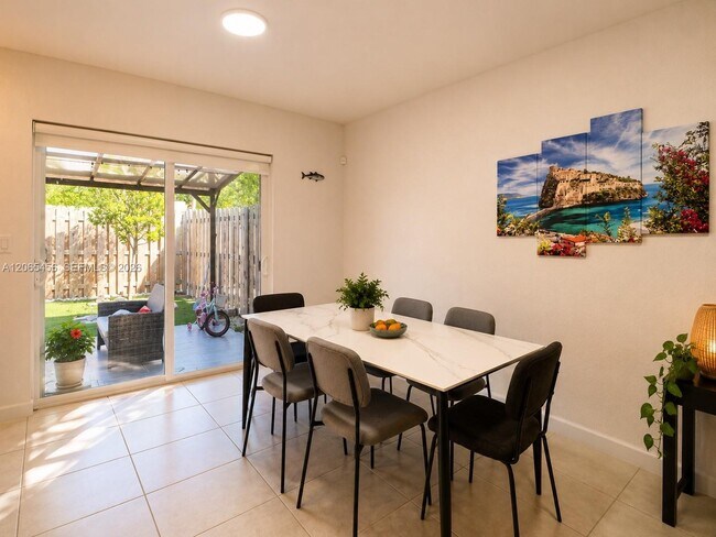 Foto del edificio - 12159 NW 23rd Ct