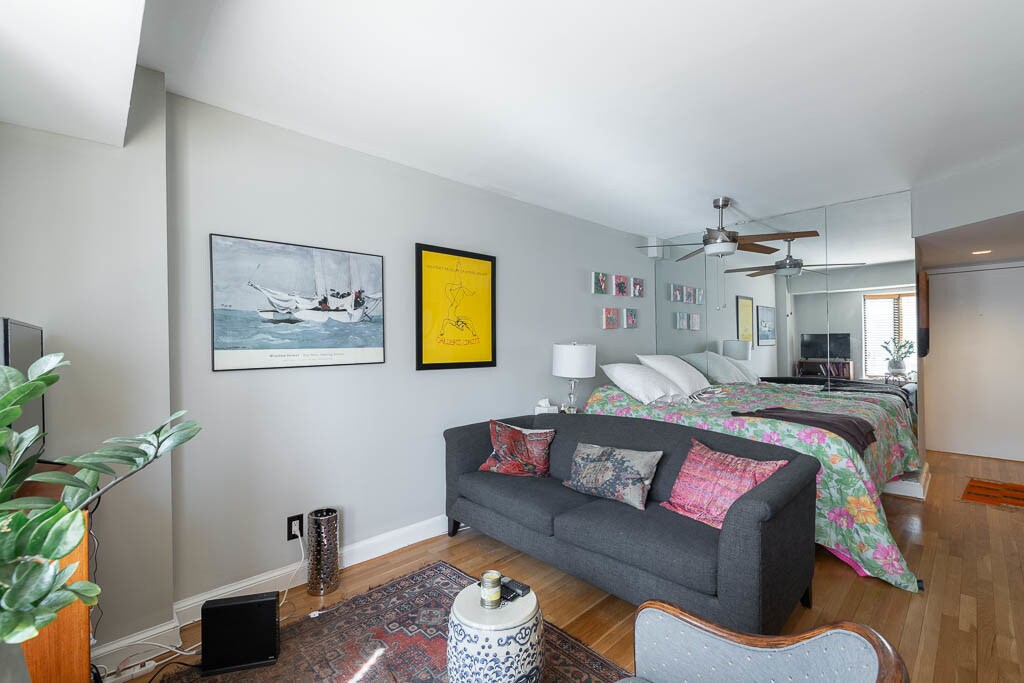 Foto principal - 1825 T St NW