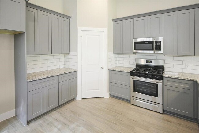 Building Photo - 12970 Centaurus Ct