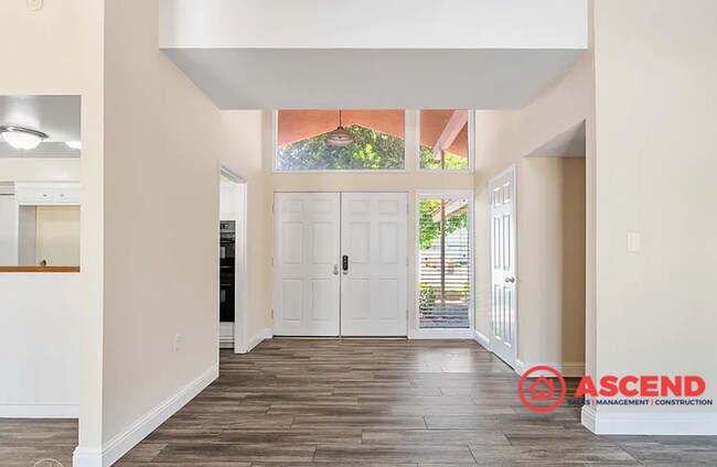 Foto del edificio - Phenomenal Home Located In Gated Community!